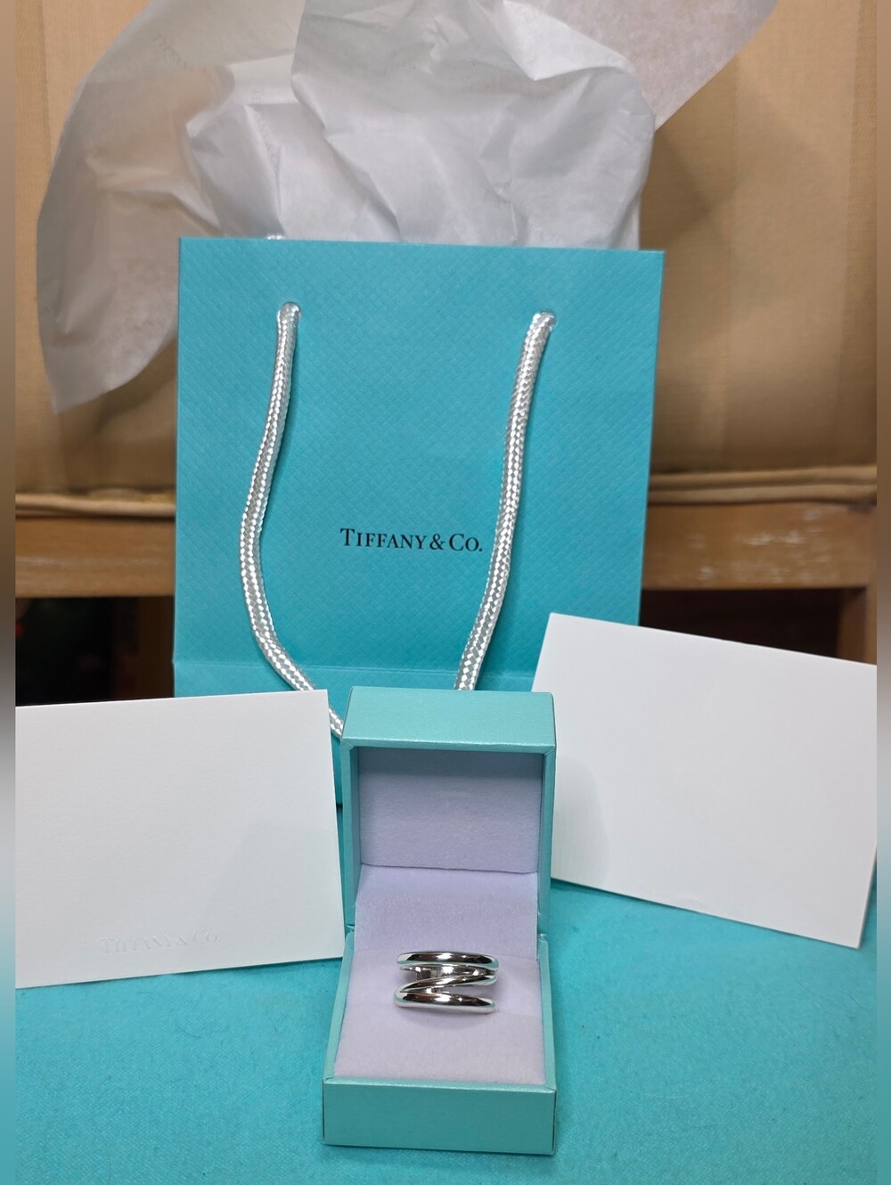 AUTHENTIC TIFFANY & CO  925 SILVER RING LIKE NEW CONDITION COMES WITH ALL SHOWN